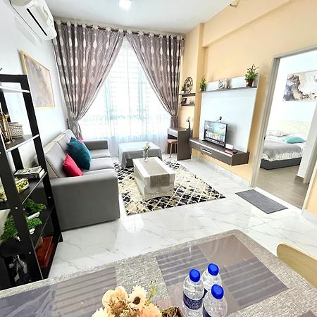 Golden Troika Kota Bharu - 2 Bedrooms Eksteriør bilde